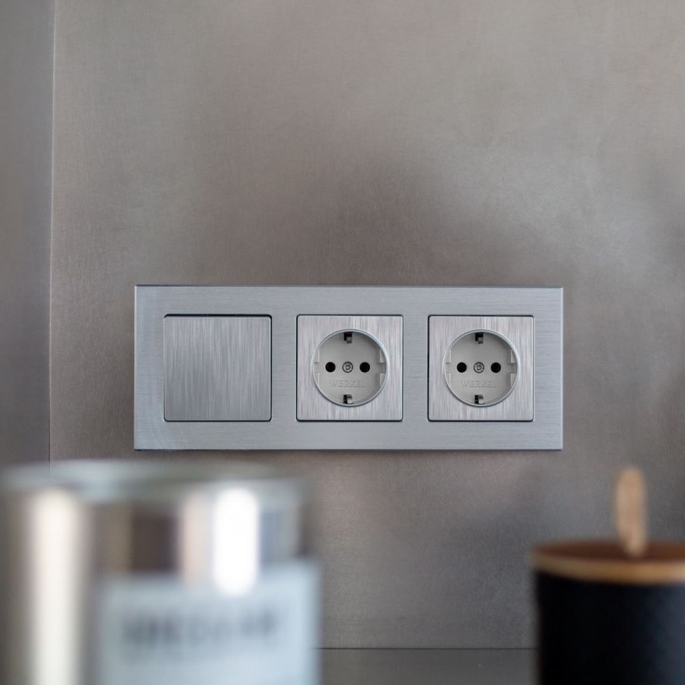 Рамка из металла Werkel Aluminium на 3 поста Алюминий W0031706 — изображение 3