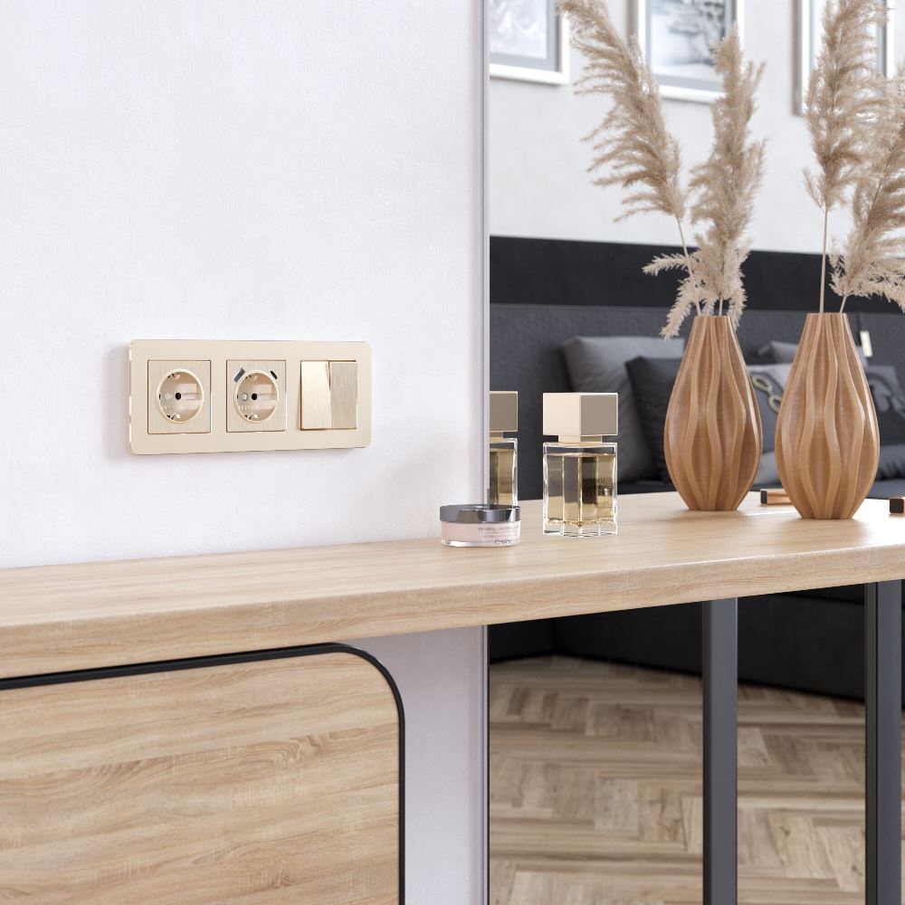 Рамка из металла Werkel Platinum на 3 поста Шампань W0032611 — изображение 3