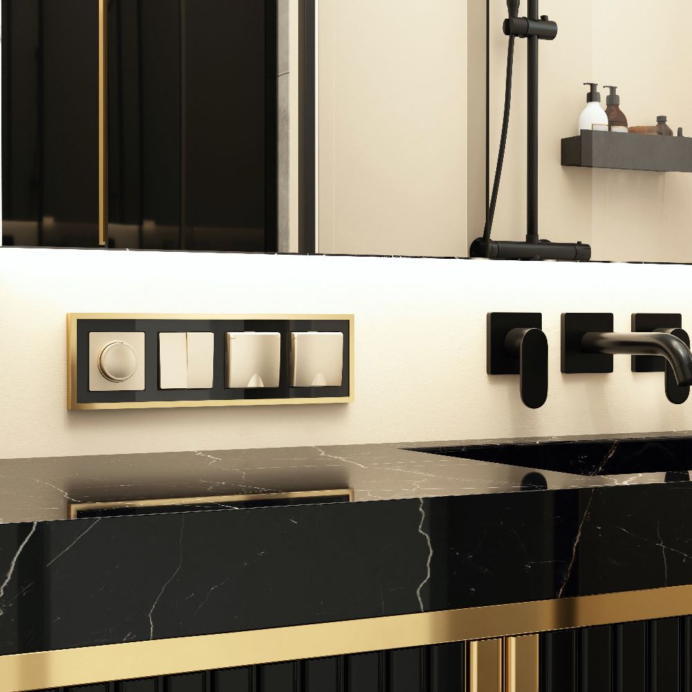 Рамка акриловая Werkel Baguette на 4 поста Черный / Латунь W0042852 — изображение 2