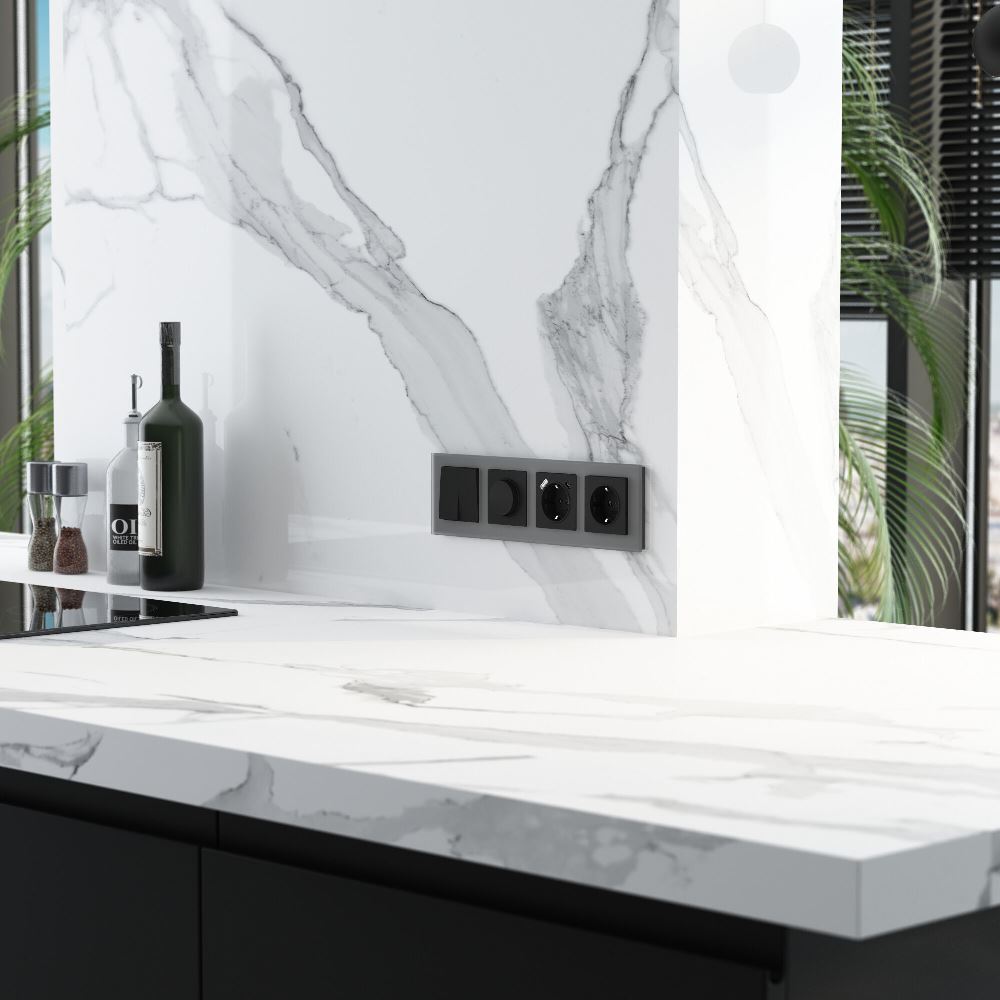 Рамка стеклянная Werkel Senso на 4 поста soft-touch Серебряный W0043106 — изображение 3