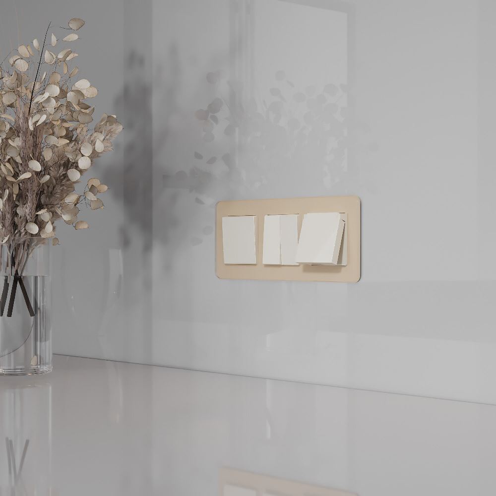 Розетка встраиваемая влагозащищенная Werkel с заземлением, шторками и защитной крышкой Слоновая кость W1171203 — изображение 2