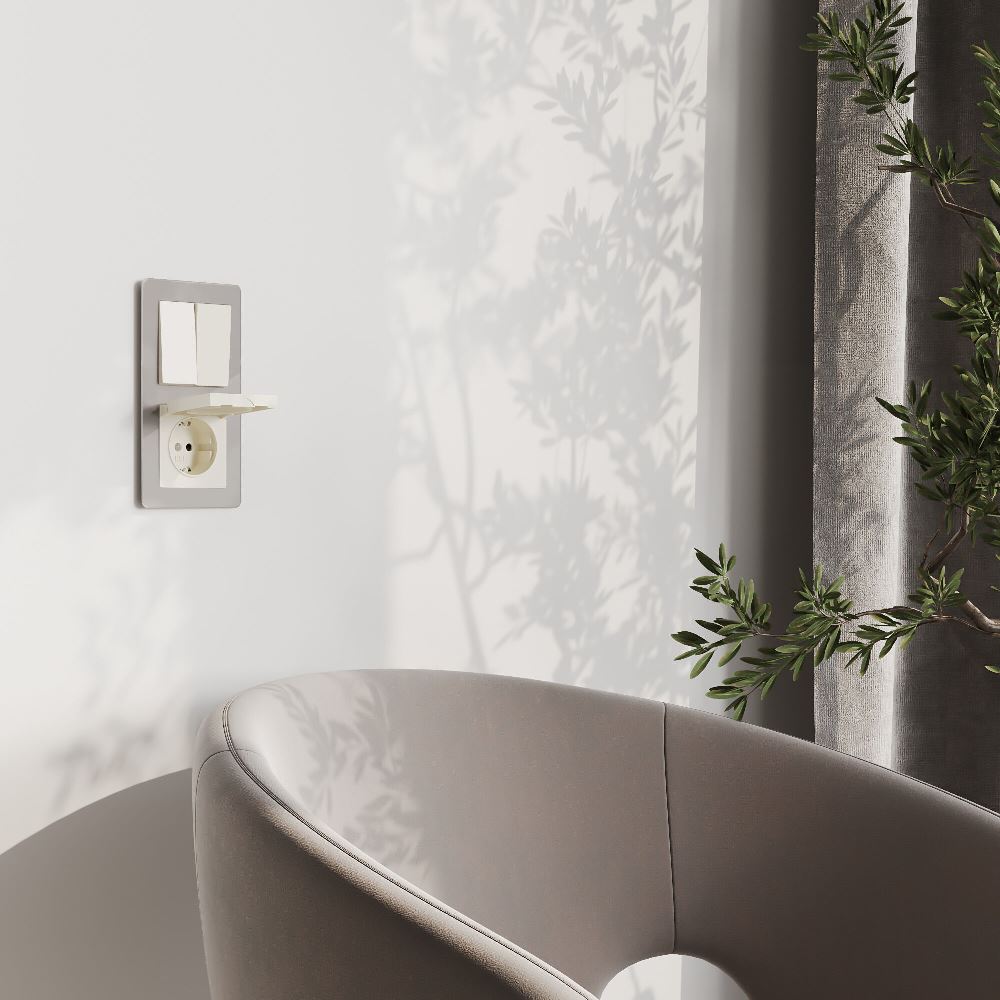 Розетка встраиваемая влагозащищенная Werkel с заземлением, шторками и защитной крышкой Слоновая кость W1171203 — изображение 3