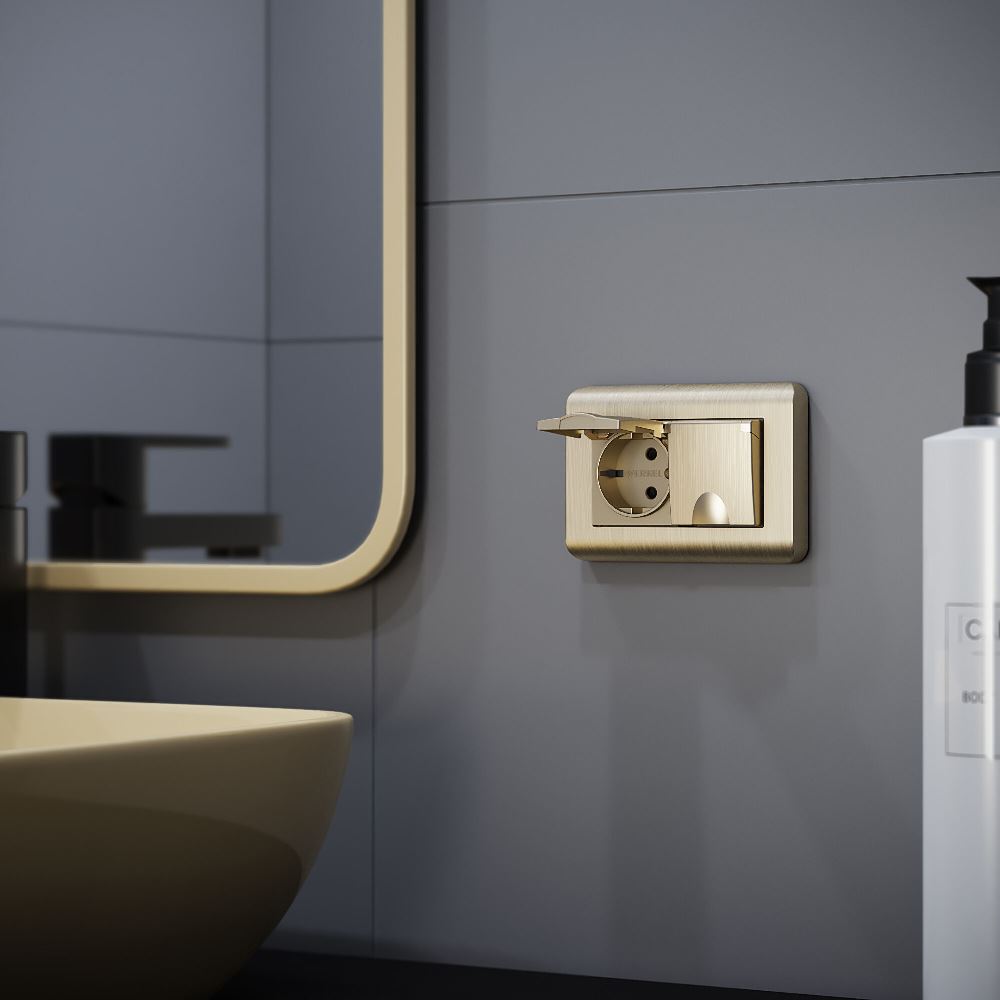 Розетка встраиваемая двойная влагозащищенная Werkel с заземлением, шторками и защитной крышкой Шампань рифленый W1172210 — изображение 2