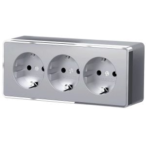 Розетка накладная тройная Werkel Gallant с заземлением и шторками Серебряный W5073106